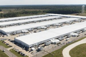 AIブームの影：データセンター債務が急増、電力不足が深刻化