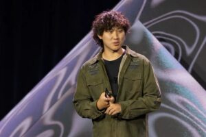 メタのAI責任者アレクサンダー・ワン氏、「次世代プログラミングはすべてVibe Codingになる」と若者に呼びかけ