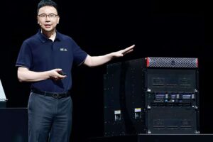 ファーウェイがNVIDIA超えのAtlas 350 AI推論チップを発表、中国AI産業の主導権を強化