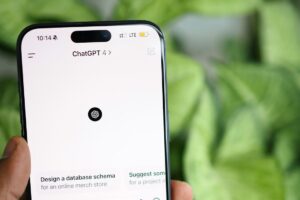 ChatGPTがダウン：AIチャットボットに世界的な障害発生